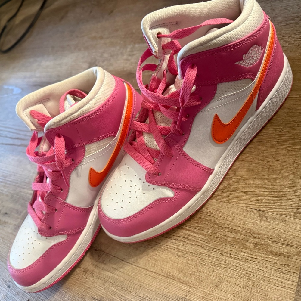Nike Kids Pink and White Sneakers with Orange Swoosh